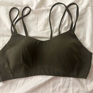 Lululemon like a cloud bra light support b/c cup. Green. Great condition. Size 6